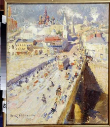 Viejo Moscú (Viejo Moscú). Vista del puente que conduce a la ciudad, con las fachadas de los edificios y los techos de las iglesias, bajo un sol deslumbrante. Pintura de Konstantin Alexeyevich Korovin (Constantin Korovin) (1861-1939), óleo sobre lienzo