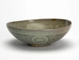 Cuenco con grullas y nubes, c.1150-1200