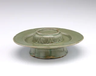 Soporte para taza, siglo XII-mediados del siglo XIII