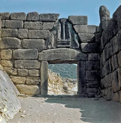 La Puerta de los Leones: sitio de la antigua ciudad de Micenas, en el Peloponeso (1500-1100 a.C.) Grecia
