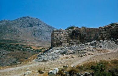 Las murallas de la acrópolis: sitio de la antigua ciudad de Micenas, en el Peloponeso (1500-1100 a.C.) Grecia