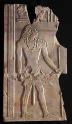 Mentuemhat como sacerdote con bastón y cetro, c. 667-647 a. C.
