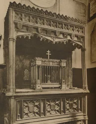 Lámpara siempre encendida de mantenimiento de Toc H en Allhallows, Barking, c. 1935
