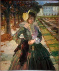 Joven mujer en vestido verde