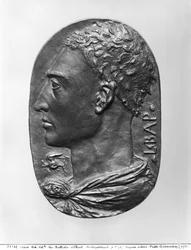 Autorretrato en medallón (bronce)