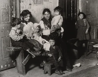 Un hogar italiano cerca de Hull House, Chicago, 1910