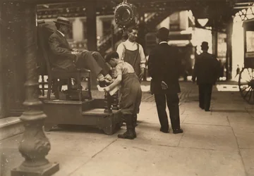 Bootblack en la 3ª Avenida y la 9ª calle, Nueva York