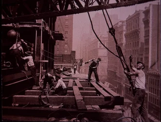 Edificio Empire State en construcción, mostrando una cuadrilla de levantamiento en acción