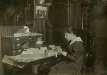 Malvina Amundsen, una oficinista de 15 años de la Eastern Talking Machine Co. de la calle Tremont 177 en Boston, Massachusetts.