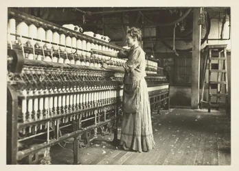 Antiguo hilandero en una fábrica de algodón del Sur