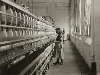 Sadie Pfeifer, hilandera de una fábrica de algodón, Lancaster, Carolina del Sur