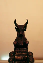 Capitel en forma de cabeza de toro, de Persépolis, Irán