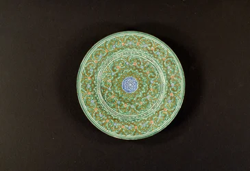 Plato decorado, Irán