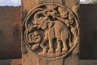 Elefante, relieve en la Estupa No 2, Sanchi (Lista del Patrimonio Mundial de la UNESCO)