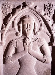 Lápida con decoraciones en relieve, Torre Coetquen, Dinan, Bretaña. (detalle) Francia