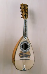 Mandolina napolitana, instrumento musical construido en el taller del luthier Pasquale Scala en Praiano, Campania. Italia, siglo XX
