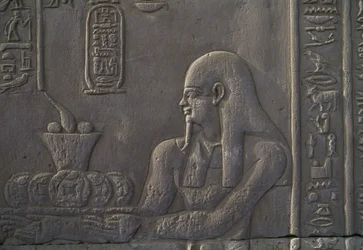 Relieve que representa a un donante, Templo de Kom Ombo, Egipto, civilización egipcia, dinastía ptolemaica, siglo II-I a.C.