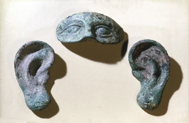 Ojos y oídos votivos romanos, bronce, 200 a.C.-100 d.C.