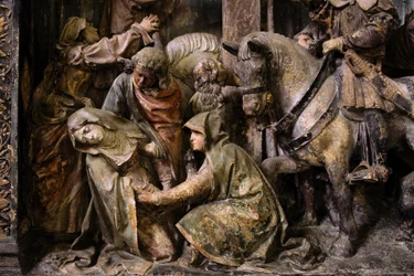 Retablo, panel central, detalle, el desmayo de la Virgen