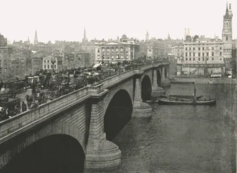 Puente de Londres mirando al norte, 1895