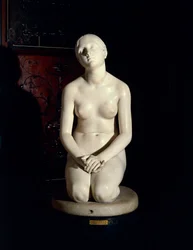 Confianza en Dios, estatua de mármol