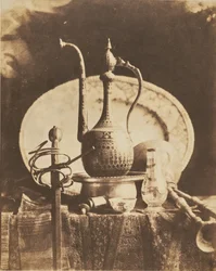 [Bodegón con jarrón y espada]