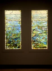 Ventana con estrella de mar ("Primavera") y ventana con anémona de mar ("Verano")