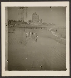[Escena de playa]