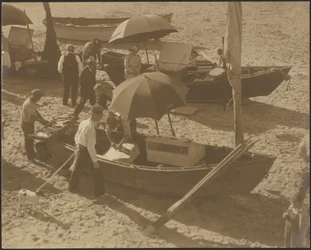 [Barcos en la playa]