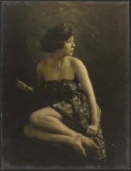 Bailarina con jabalina
