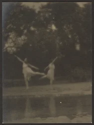 Bailarines en un jardín