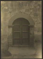 [Doble puerta]