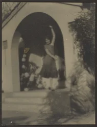 [Bailarina ante House]