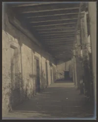 [Pasillo de la Misión]
