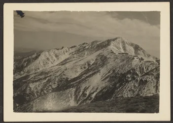 [Paisaje de montaña]
