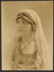 [Nautch Girl]
