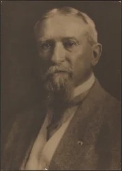 [Retrato de un hombre con barba]
