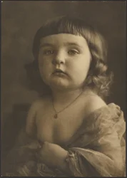 [Retrato de un niño en gasa]