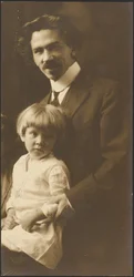 [Retrato de un hombre y un niño]