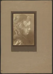 [Retrato de una joven con cuello bordado]