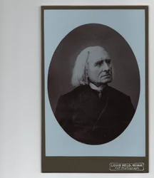 Franz Liszt (1811-1886) (1880, fotografía)