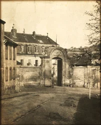 Entrada a la Fábrica de Sèvres, c. 1852