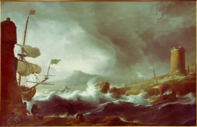 Mar tormentoso en costa montañosa