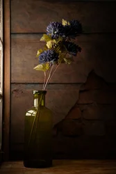 Botella con motivos florales de Moody