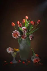 Elegante bodegón floral