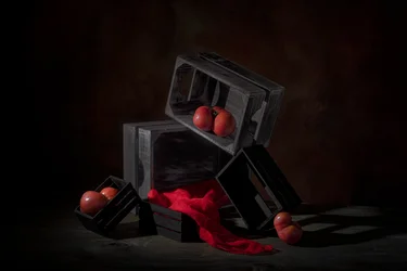 Frutas rojas en cajas