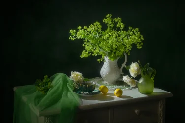 Naturaleza muerta verde primaveral