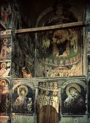 Iconostasio y ábside, frescos pintados en 1313