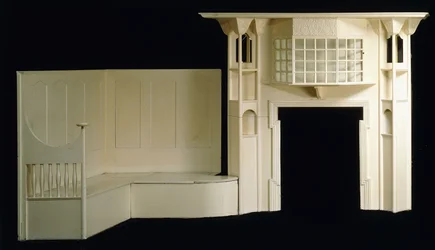 Un marco de chimenea de madera pintada y rincón diseñado para Glencrutchery House, Douglas, circa 1897