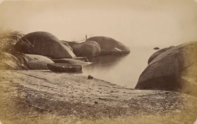 Bloques de descomposición en la isla de Paquetá en Río de Janeiro